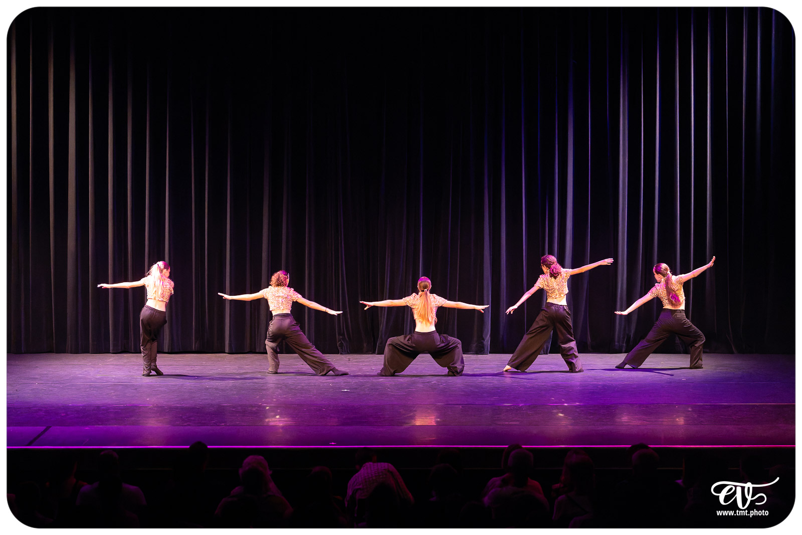 ECOLE DE DANSE CÉCILE ADAMOW